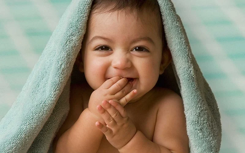 دیر گردن گرفتن نوزاد