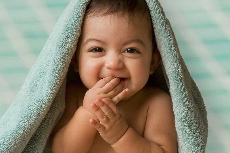 دیر گردن گرفتن نوزاد