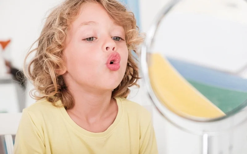 گفتاردرمانی اوتیسم