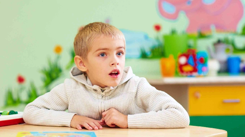 تفاوت اوتیسم و عقب ماندگی ذهنی