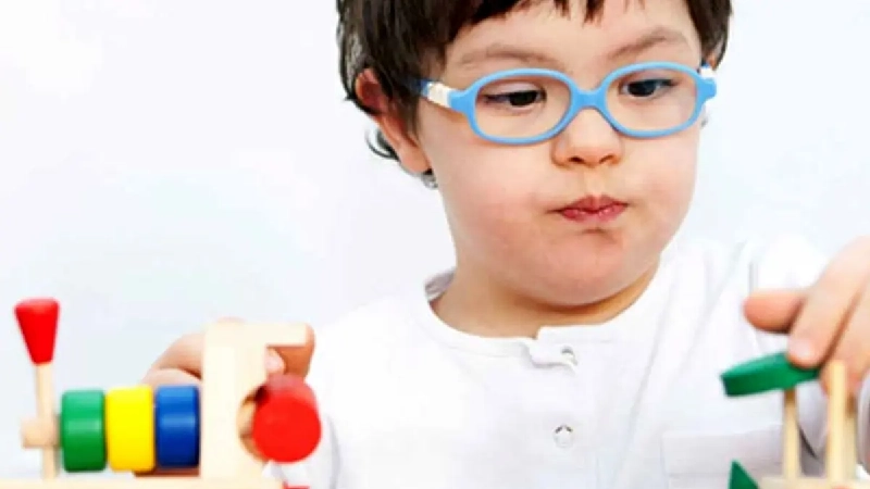 تفاوت اوتیسم و عقب ماندگی ذهنی