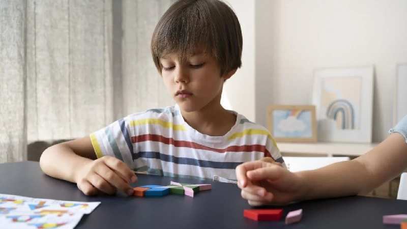 تفاوت اوتیسم و عقب ماندگی ذهنی