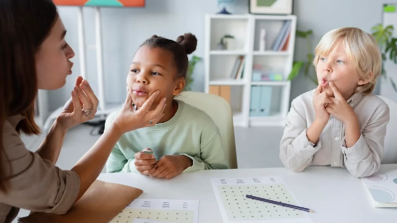 گفتاردرمانی کودک سنین مختلف